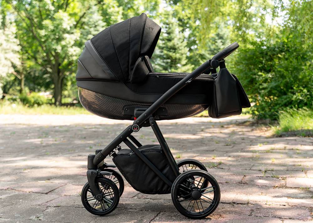 Nowoczesny czarny wózek 3w1  - Camarelo Zeo – elegancka gondola z carbonowym nadrukiem, opływowa duża gondola, kolor 17.  